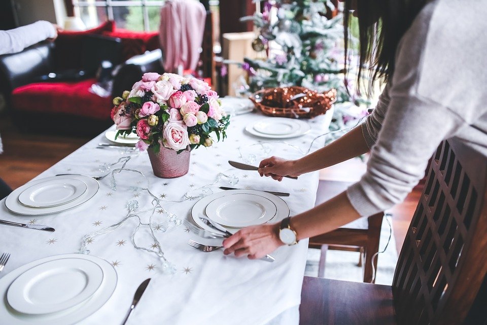 Idee per apparecchiare la tavola a Natale